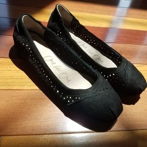 TOMS Black Ballet Flats